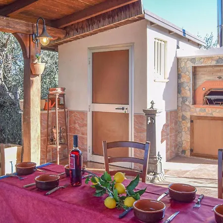 Holiday home Nunzia